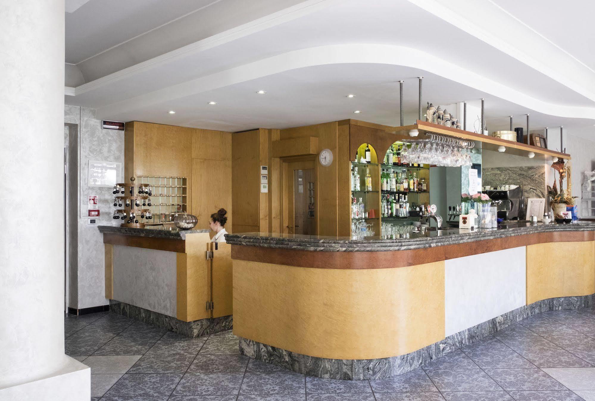 Hotel Dasamo 3*